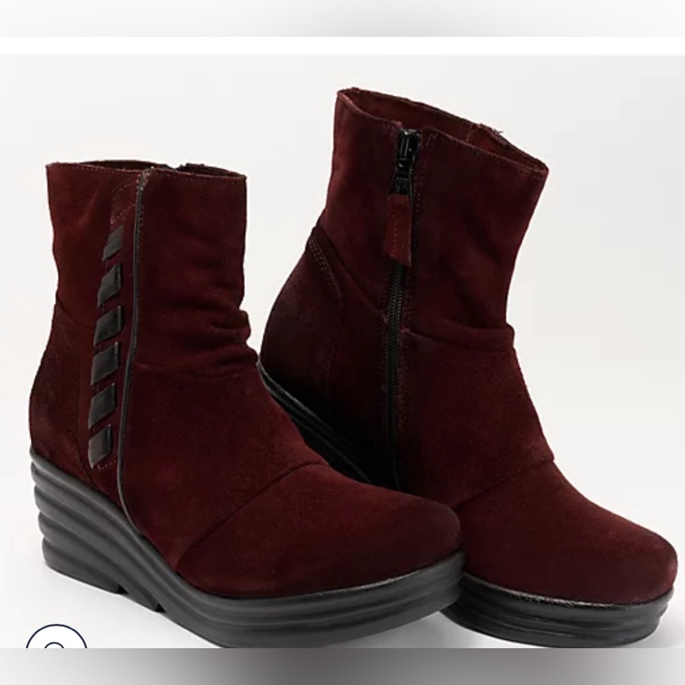 Miz Moos Size 41 Zola Merlot wedge ankle boot new/never worn.